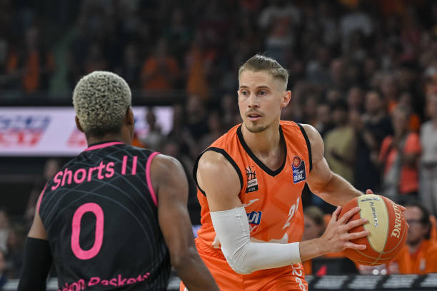 利用自身的 利用自身的